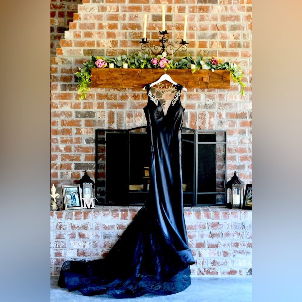 Custom made black wedding dress/gown make reasonable offer 🤩